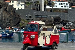 Funchal: Câmara de Lobos Churchill Bay Guided Tuk Tuk