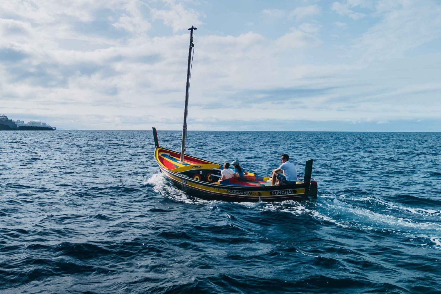 Funchal: Exklusive Tour auf einem typischen Xavelha-Boot