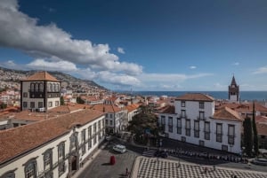 Funchal: City Highlights Tuk-Tuk Tour