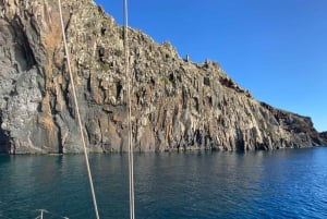 Funchal: Halv- och heldagstur med privat segelbåt