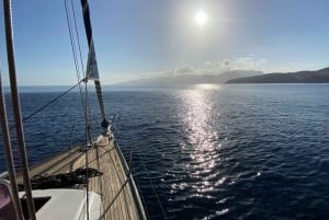 Funchal: Halv- och heldagstur med privat segelbåt