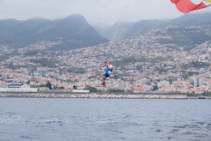 Funchal: Parasailing-tur på Madeiras kyst
