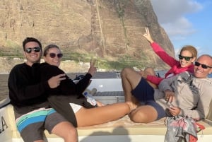 Funchal: Privat bådtur med snorkling og paddleboarding op til 11 personer