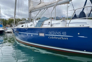 Funchal: Crociere private in barca a vela all'alba, al tramonto e al chiaro di luna