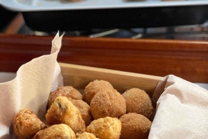 Funchal: Crociere private in barca a vela all'alba, al tramonto e al chiaro di luna