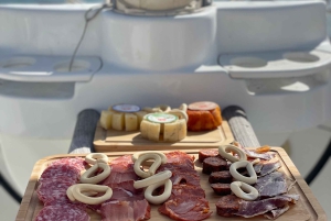 Funchal: Crociere private in barca a vela all'alba, al tramonto e al chiaro di luna