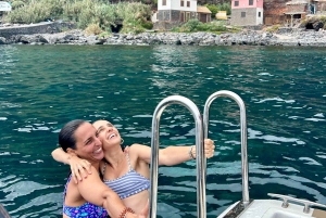 フンシャル：プライベートサンセットボートトリップ - シュノーケリング&パドルアップ 11 名様