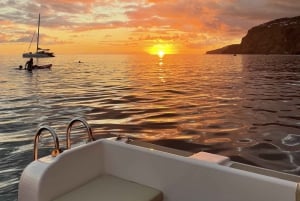 Funchal: Private Sunset Boat Trip with Snorkeling and Paddle