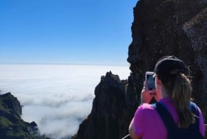 Funchal: Privat solnedgangsvandring til Pico Ruivo med henting på hotellet