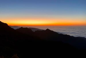 Madeira: Sunrise Hike Transfer to Pico do Arieiro (PR1)