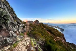Madeira: Sunrise Hike Transfer to Pico do Arieiro (PR1)