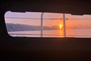 Funchal: Sunrise Private Sailing Trip with Breakfast