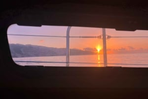 Funchal: Sunrise Private Sailing Trip with Breakfast