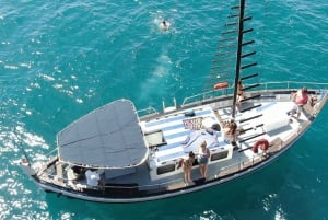 Funchal: Sunset Tour on Traditional Madeiran Boat w/ Drinks