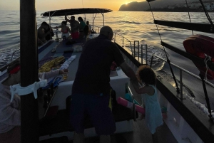 Funchal: Sunset Tour on Traditional Madeiran Boat w/ Drinks