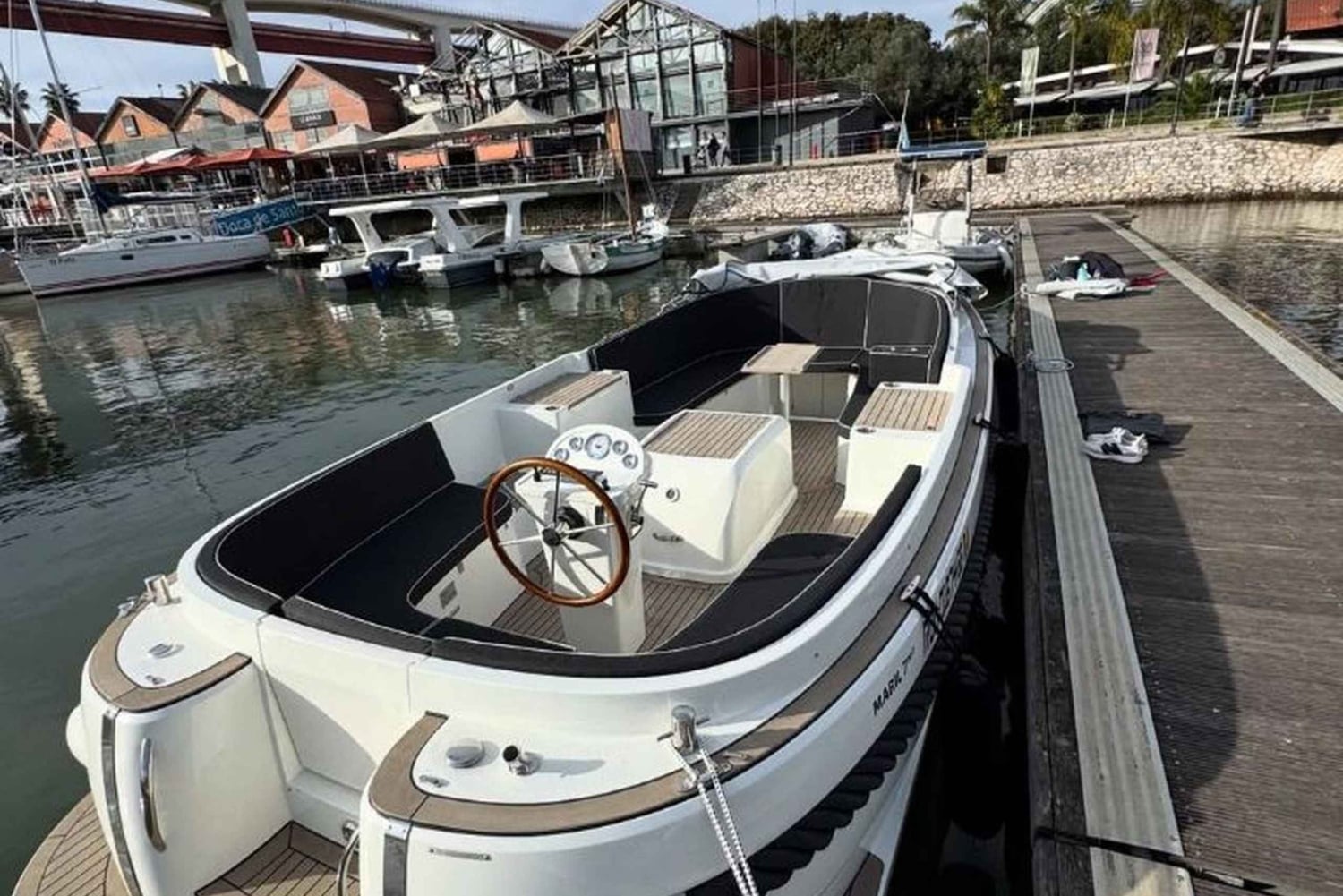 Lizboński rejs z kawą: luksusowa łódź, pastel de nata