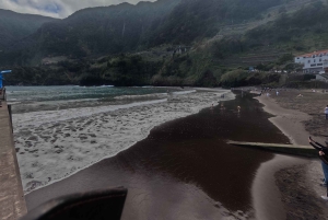 Safari em jipe 4x4 na Madeira: Porto Moniz, piscinas de lava e Fanal
