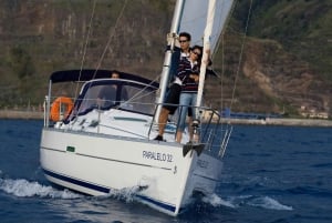 Madeira: 7-stündiger privater Segeltörn, Beobachtung der Meeresfauna und der Küste