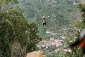 Visite adrénaline en 4x4 à Madère : tyrolienne, balançoire géante et Seixal