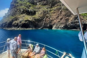 Madeira: Boat Trip with Lunch, Drinks, and Hotel Transfer