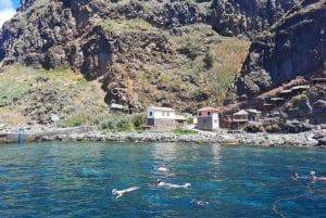 Madeira: Boat Trip with Lunch, Drinks, and Hotel Transfer