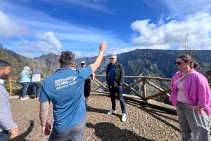 Madeira: Câmara de Lobos & Cabo Girão Half-Day Jeep Tour