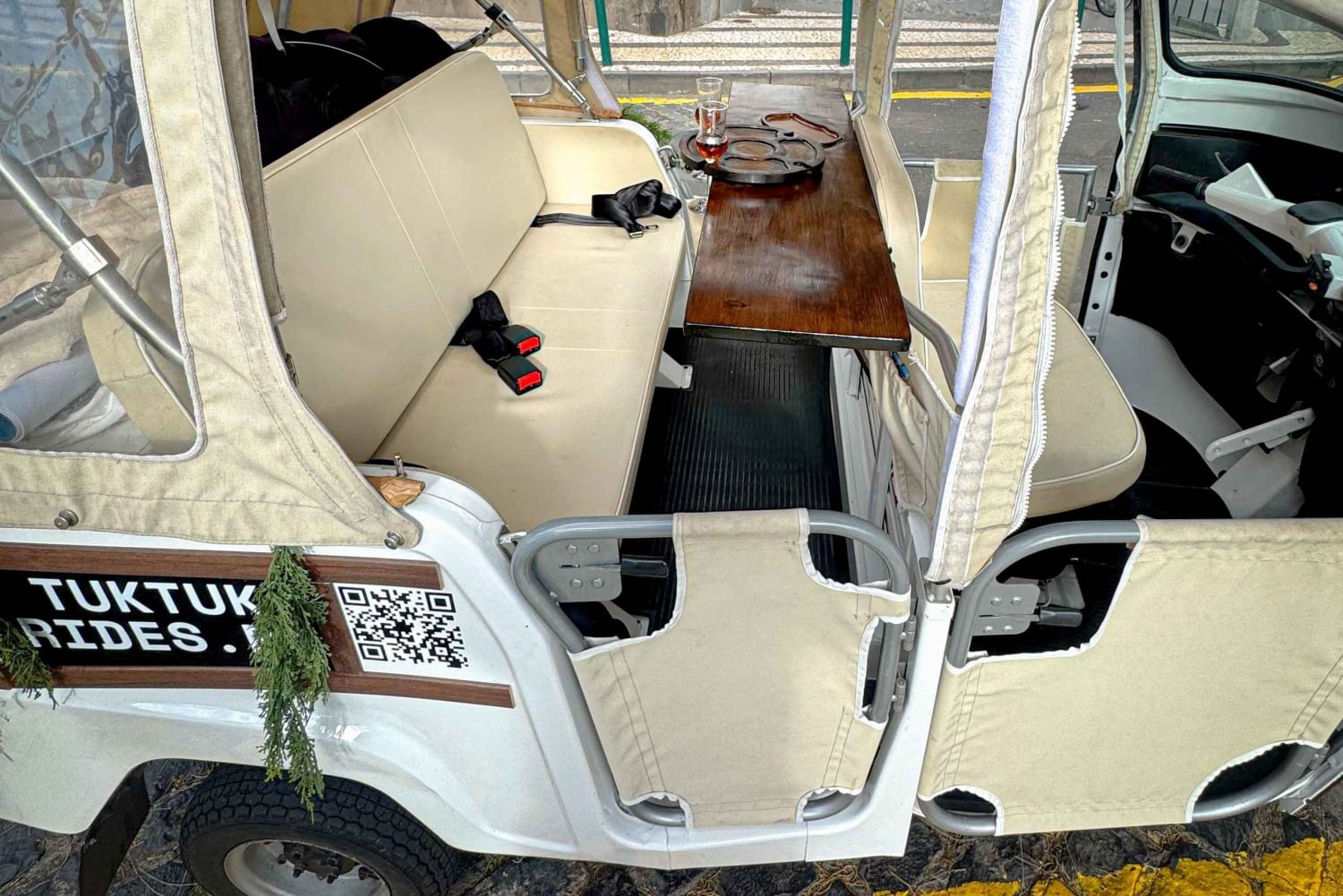 Madera: Câmara de Lobos – wycieczka tuk-tukiem z degustacją drinków