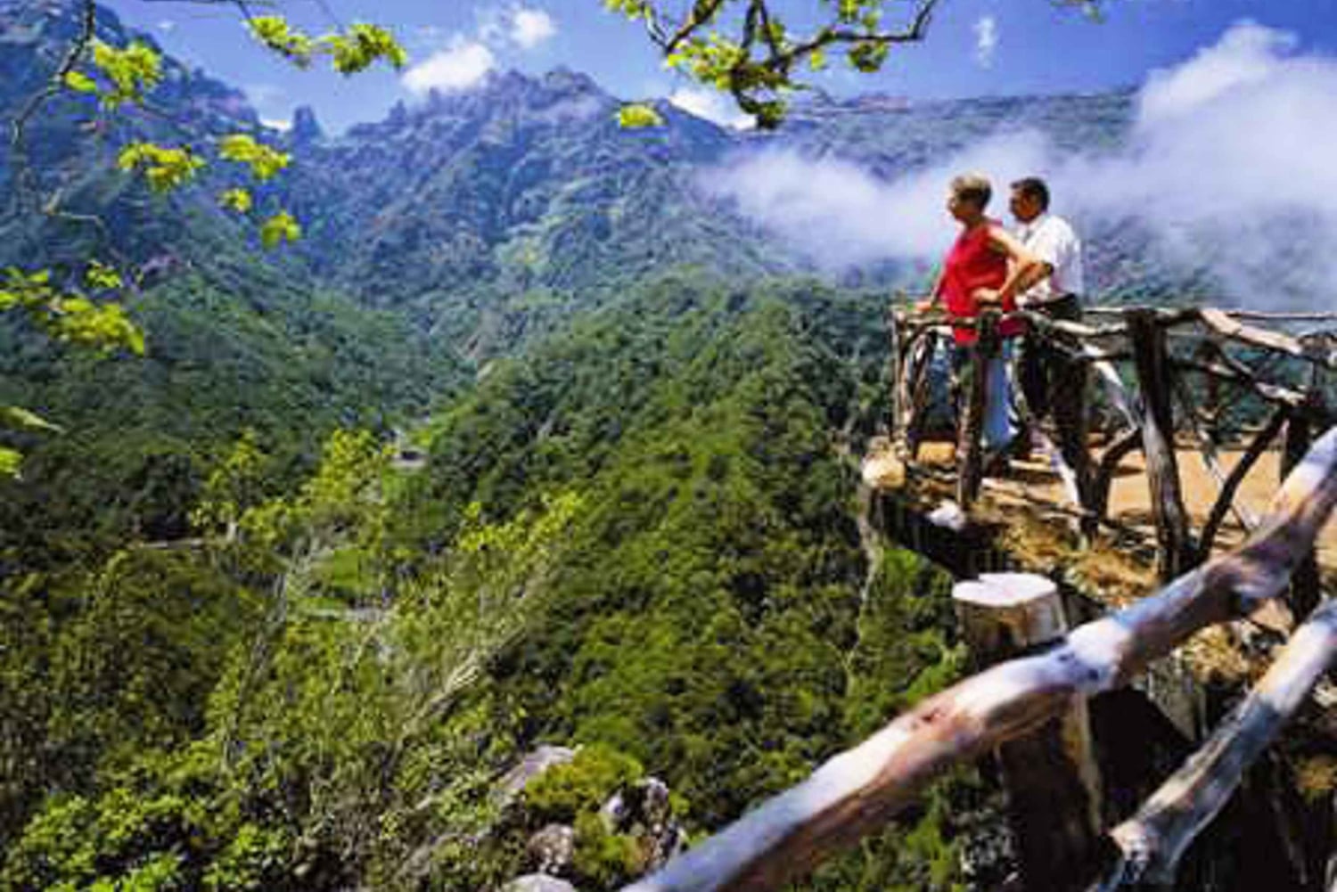 Excursão pela ilha oriental da Madeira e caminhada pela levada