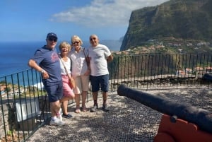 MADEIRA: Jeep Safari to Pico Arieiro & Santana local Houses