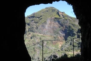 Madeira: Full-Day Pico Ruivo / Achada do Teixeira Walk