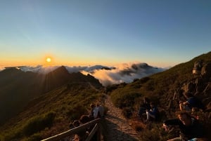 Madeira: Heavenly Sunset Pico do Arieiro with Snacks & Wine