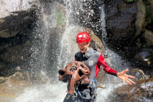 Madeira: Experiência de Canyoning Intermediária (Nível 2)