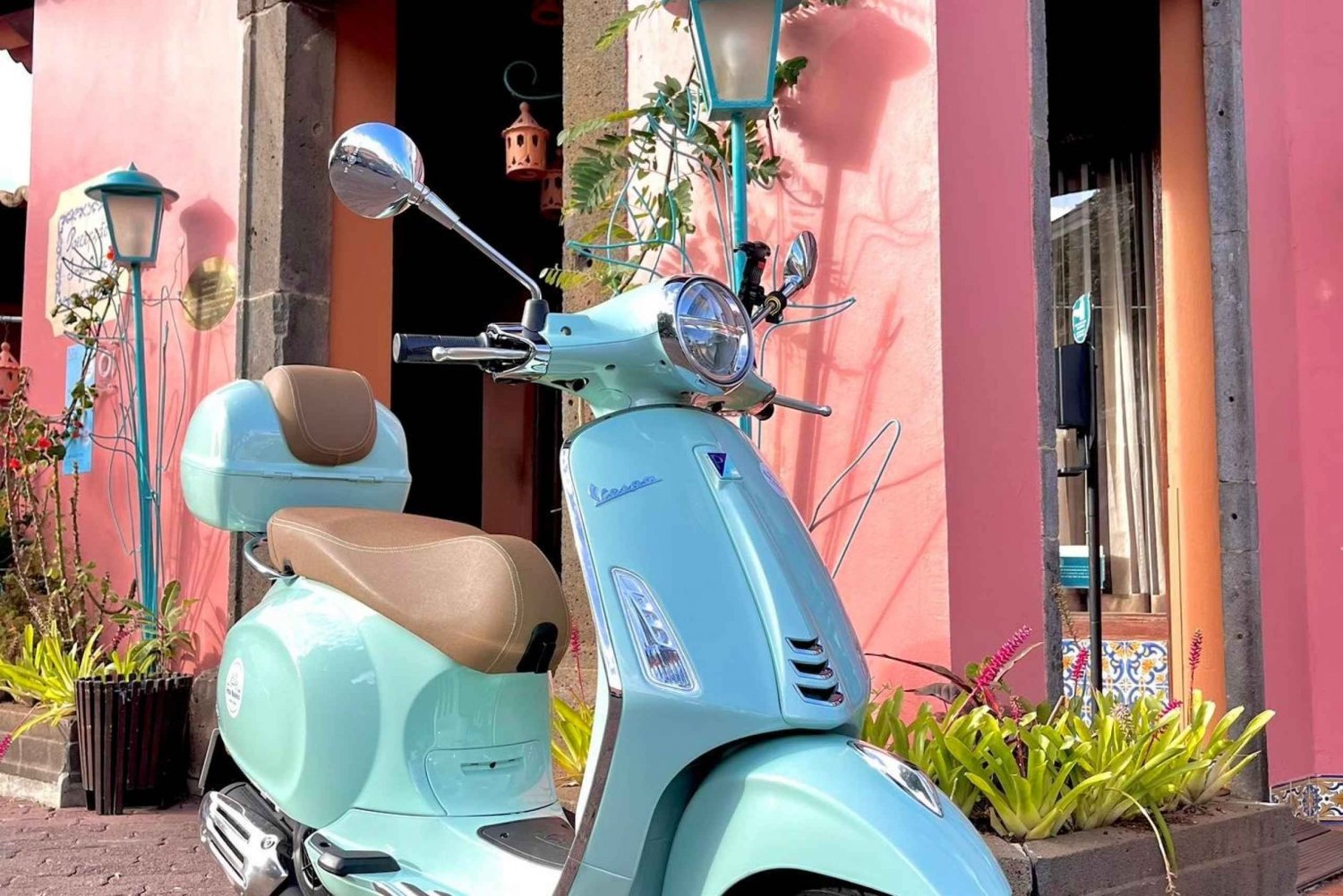 Vespa Primavera/GTS SuperSport 125cc Rental - Madeira Island