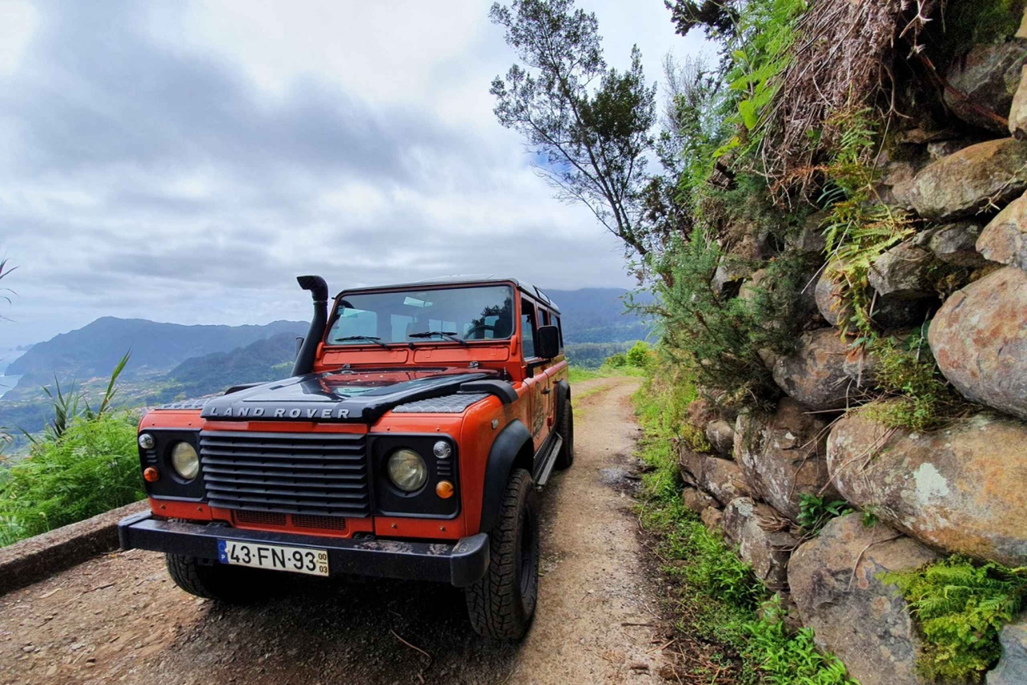 Madeira: Jeep 4x4 Old Forest Safari Tour Pico Arieiron kanssa