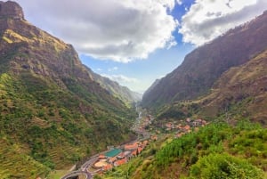 Madeira: Late West Tour with Natural Pools and Cliffs