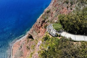 マデイラ島：自然のプールと崖を巡る西後期ツアー