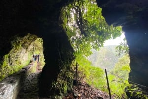 Madeira: PR 9 - Levada do Caldeirão Verde Wandeltransfer