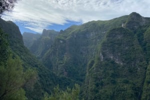 Madeira: PR 9 - Levada do Caldeirão Verde Wandeltransfer