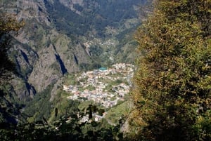 Madeira: Nuns Valley and Câmara de Lobos Half-Day Tour