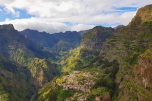 Madeira : Nuns Valley - 'Curral das Freiras'