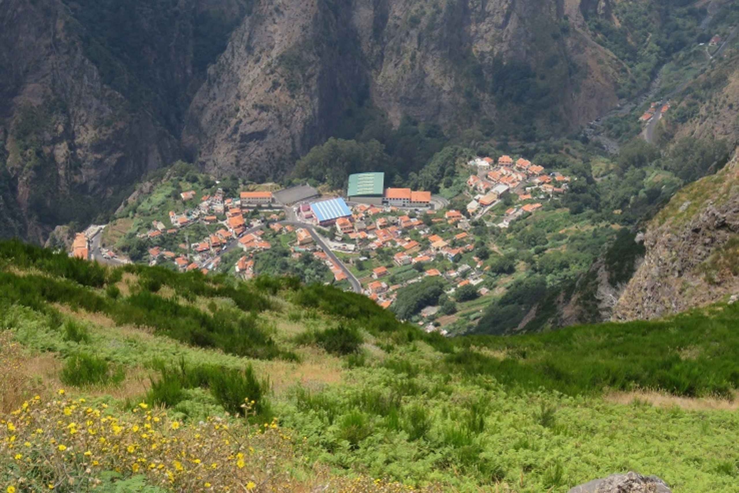 Madeira : Nunnedalarna och Pico Areeiro 4X4-tur