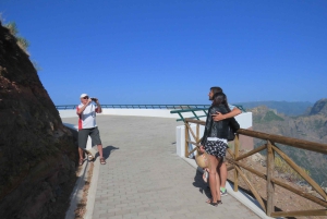 Madeira : Nunnedalarna och Pico Areeiro 4X4-tur