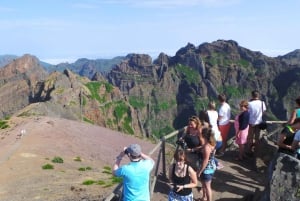 Madeira: ARIEIRO PEAK, SANTANA, PONTA SÃO LOURENÇO JEEP TOUR