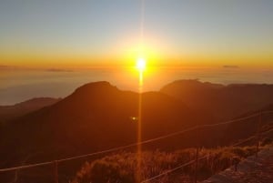 Madeira: Pico Ruivo Guided Sunrise Hike with Hotel Pickup