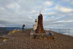 Madeira: Pico Ruivo Guided Sunrise Hike with Hotel Pickup