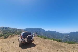 Madère : Excursion privée en Jeep 4x4 dans les pics pittoresques et Skywalk