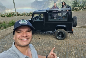 Madeira: Picturesque Peaks and Skywalk private 4x4 Jeep tour