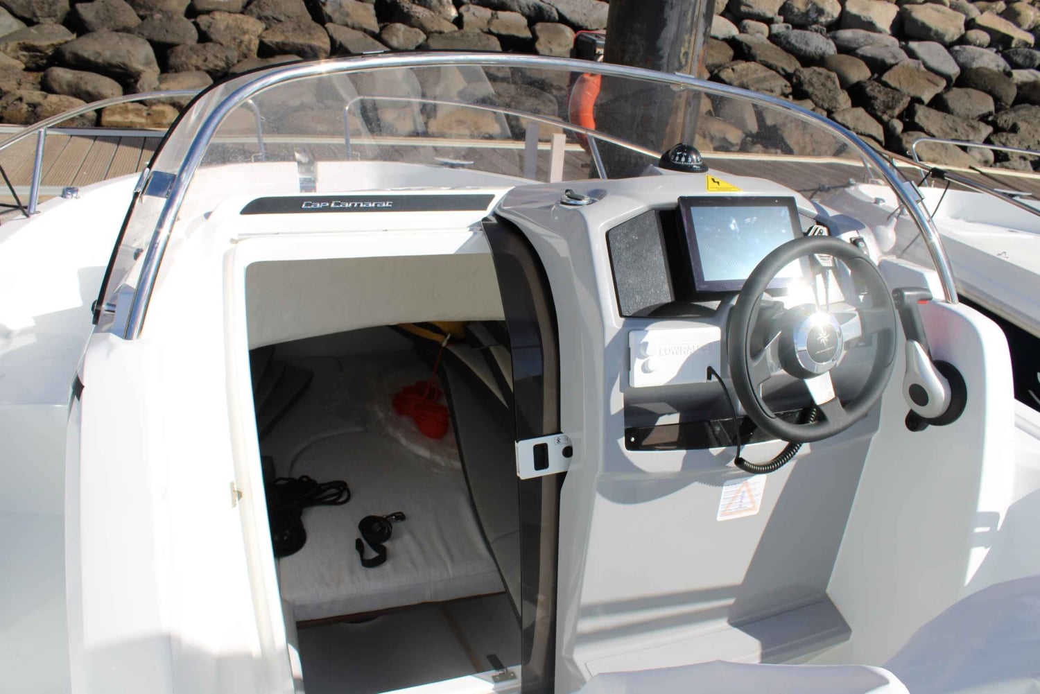 Мадейра: аренда частной лодки в Канисале без капитана