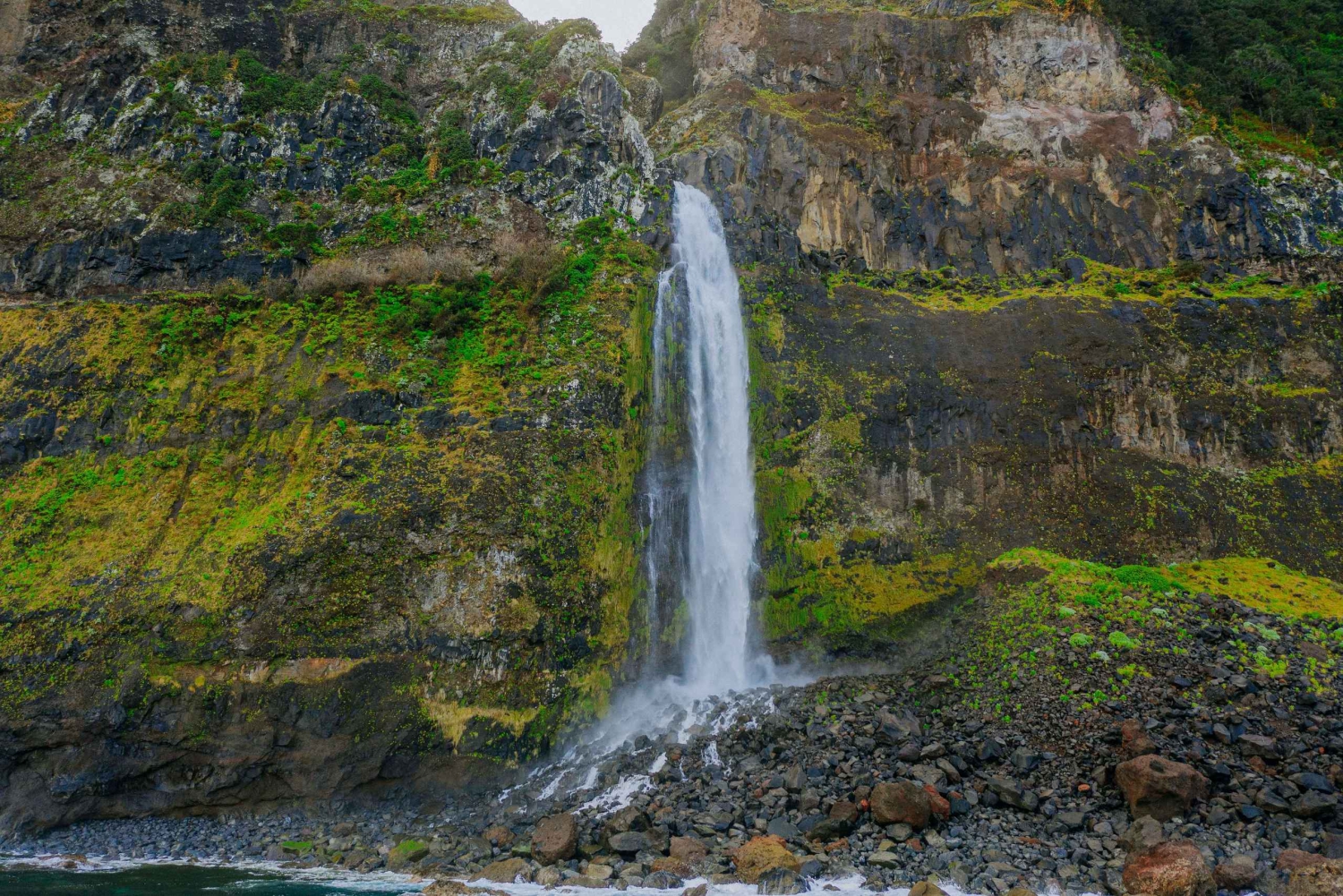 Madeira: Rabaçal Private Guided Walking Tour with Guide
