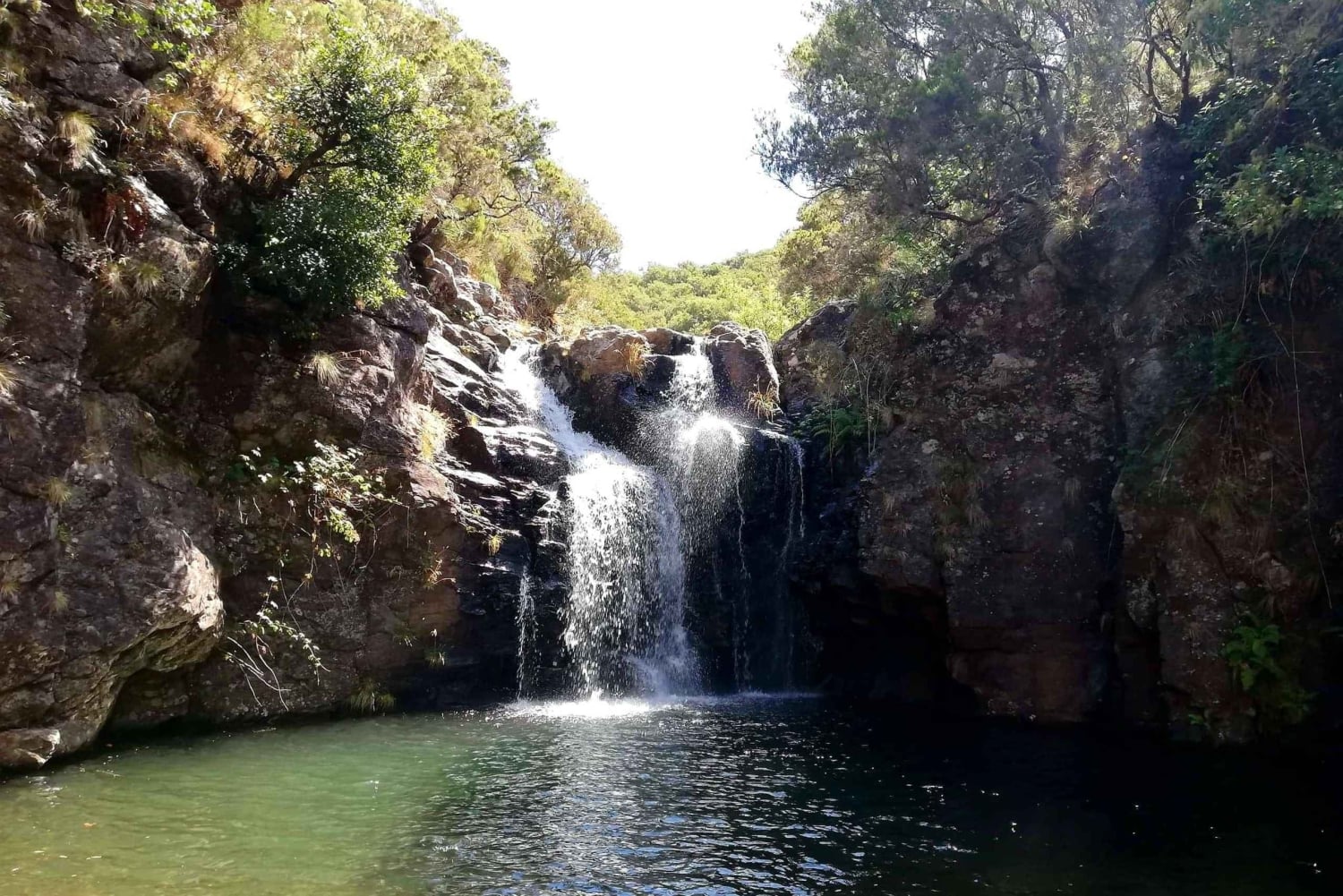 Madeiran salainen vesiputoushelmi – Lagoa do Vento